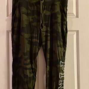 Victoria Secret Pink lightweight skinny jogger